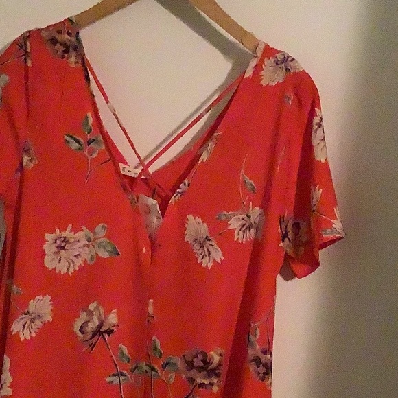 Motto Floral V-Neck Pocket Dress - Picture 2 of 7